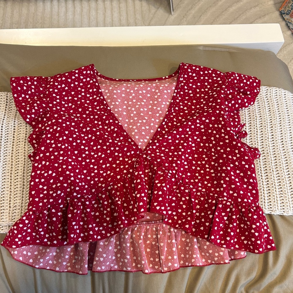 Red Heart Print Cropped Ruffle Blouse
